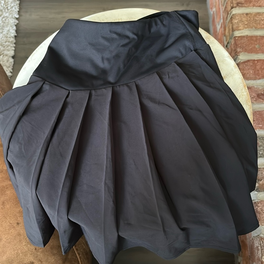 Halara black  skirt size medium with tags